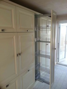 space-saving-pull-out.kitchen-web